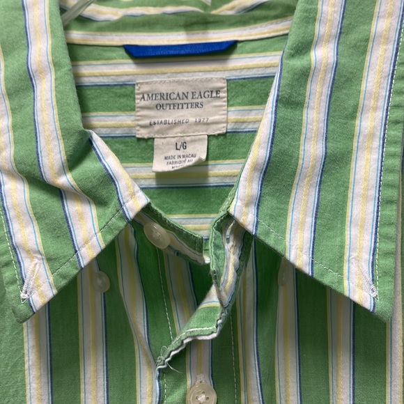 American eagle 🦅 button down top - Picture 3 of 4